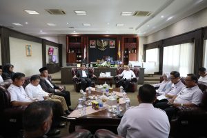 Pj. Gubernur Samsudin Terima Kunjungan Komite Advokasi Daerah Anti Korupsi Provinsi Lampung dalam Rangka Silaturahmi dan Penyerahan SK Pembentukan Organisasi 