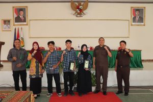 PENKUM KEJATI LAMPUNG BERSAMA SMAN 7 BANDAR LAMPUNG BANGUN KARAKTER MUDA BERKUALITAS MENUJU INDONESIA EMAS 2024