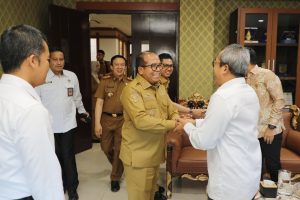 Pj. Gubernur Samsudin Terima Laporan Hasil Pemeriksaan BPK Perwakilan Lampung Semester II Tahun 2024, Sebagai Media Introspeksi Tingkatkan Transparansi dan Akuntabilitas Belanja Daerah