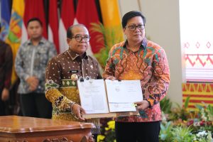 Pj. Gubernur Samsudin Serahkan DIPA dan TKD Tahun Anggaran 2025 kepada Satker Kementerian/Lembaga, OPD dan Kabupaten/Kota se-Provinsi Lampung 
