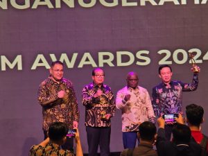 Dinilai Berhasil dalam Pengembangan Daerah dan Menjalin Hubungan Baik dengan Media Massa, Pj. Gubernur Samsudin Raih Penghargaan JMSI Award 2024