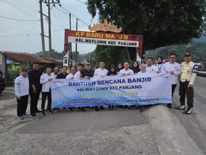 IWO Lampung Dampingi PT. ASDP Salurkan Bantuan untuk Korban Banjir di Way Lunik