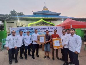 ASDP Bahkaueni Salurkan Bantuan untuk Korban Bencana Banjir di Kelurahan Way Lunik Bandar Lampung 