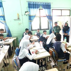 Launching Makan Bergizi Gratis, Siswa SMPN 1 Bandar Lampung Sambut Antusias