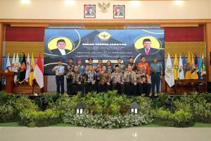 Gubernur Mirza Hadiri Sertijab Kepala BPK Perwakilan Lampung dari Masmudi kepada Nugroho Heru Wibowo 