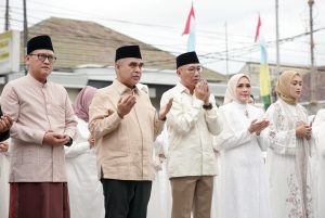 “Lampung Bersalawat” Gubernur Mirza Ajak Masyarakat Maknai Nuzulul Quran untuk Tingkatkan Ketaqwaan kepada Allah SWT