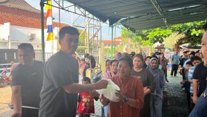 Semarak Idul Adha Masjid Al Iman menyembelih 10 ekor sapi, 3 ekor kambing dan 34 ekor domba