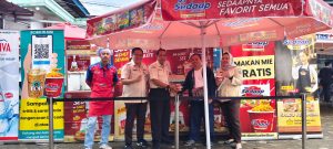 UPT 1 Samsat Rajabasa Bandar Lampung Bagikan Mie Instan