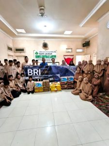 BRI Kanca Teluk Betung Berbagi Kepedulian ke Dua Panti Asuhan di Bandar Lampung