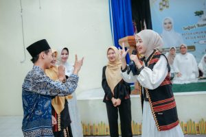 Wagub Jihan Nurlela Serahkan Seratusan Paket Sembako kepada para Siswa Difabel SLBN PKK Provinsi Lampung