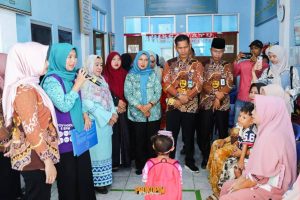 TP PKK Pesawaran Dorong Upaya Pencegahan Stunting Lewat Pelayanan KB Keliling