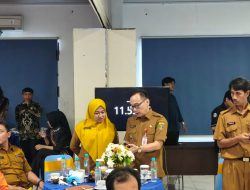 Ketika Levi Minta Pandangan Tak Terhalang, Jurnalis Justru Tersingkir