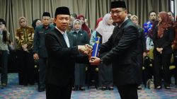 Sekdaprov Marindo Lantik Pejabat Administrator dan Pengawas