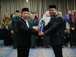 Sekdaprov Marindo Lantik Pejabat Administrator dan Pengawas