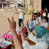 Ribuan Semangat, Satu Seruan! Kampanye Akbar Hendarwan Bergemuruh dengan Salam Dua Jari